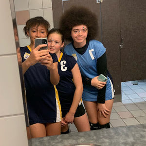 Meet your Posher, Lois